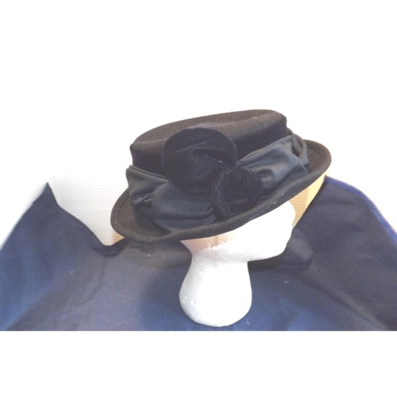 Vintage 1950s Black Wool Felt Pillbox Hat with Velvet Bow main image 6